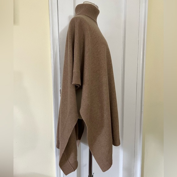 New, BOSS
Landera Turtleneck Poncho - Picture 10 of 10